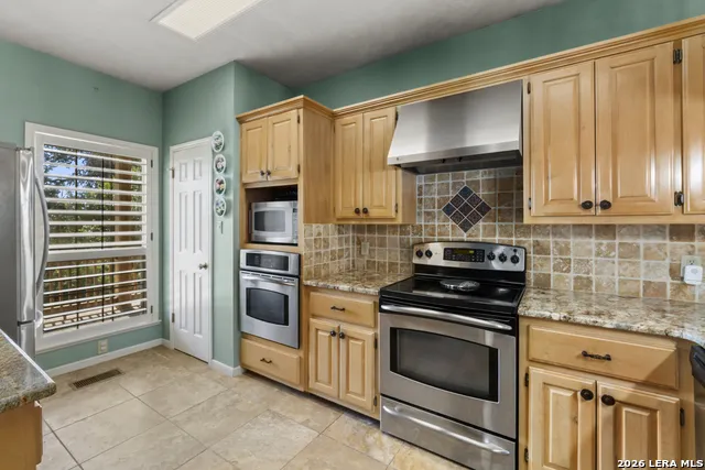 1405 Countryside Bnd Fredericksburg, TX 78624