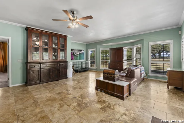 1405 Countryside Bnd Fredericksburg, TX 78624