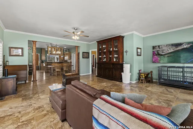 1405 Countryside Bnd Fredericksburg, TX 78624