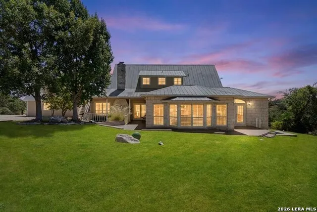 1405 Countryside Bnd Fredericksburg, TX 78624