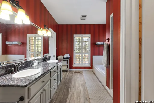 1405 Countryside Bnd Fredericksburg, TX 78624
