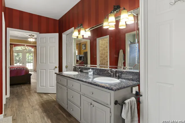 1405 Countryside Bnd Fredericksburg, TX 78624
