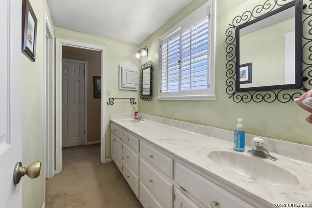 1405 Countryside Bnd Fredericksburg, TX 78624