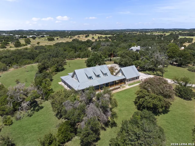 1405 Countryside Bnd Fredericksburg, TX 78624