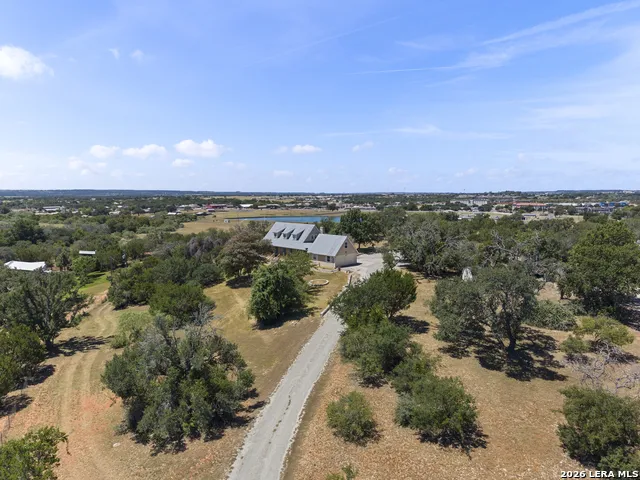 1405 Countryside Bnd Fredericksburg, TX 78624