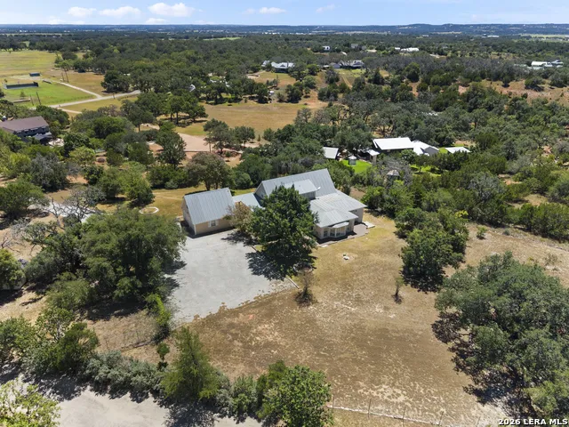 1405 Countryside Bnd Fredericksburg, TX 78624