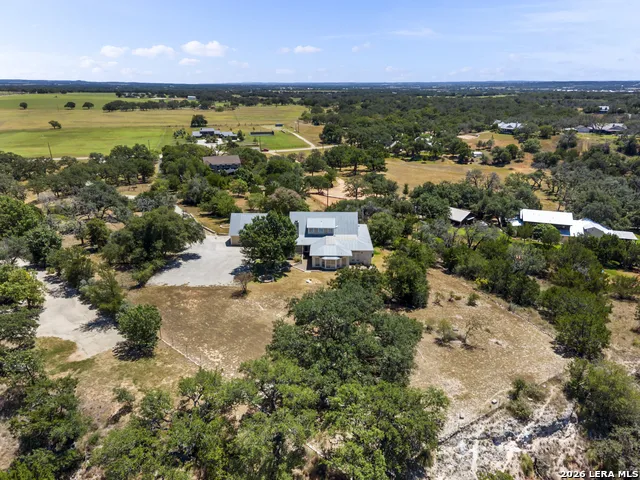 1405 Countryside Bnd Fredericksburg, TX 78624