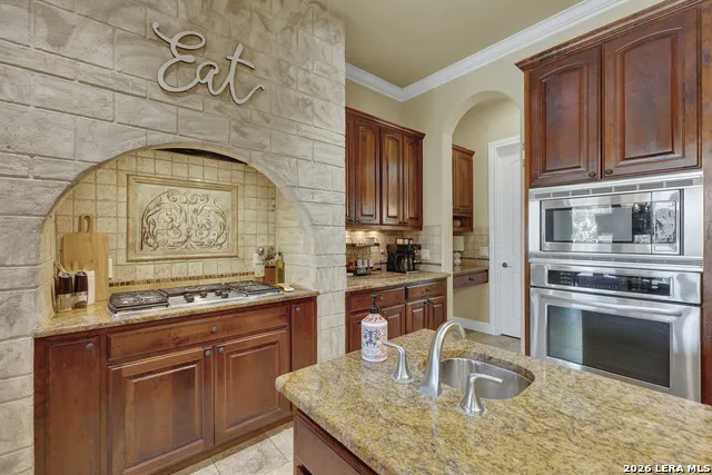 14190 IRON HORSE WAY Helotes, TX 78023