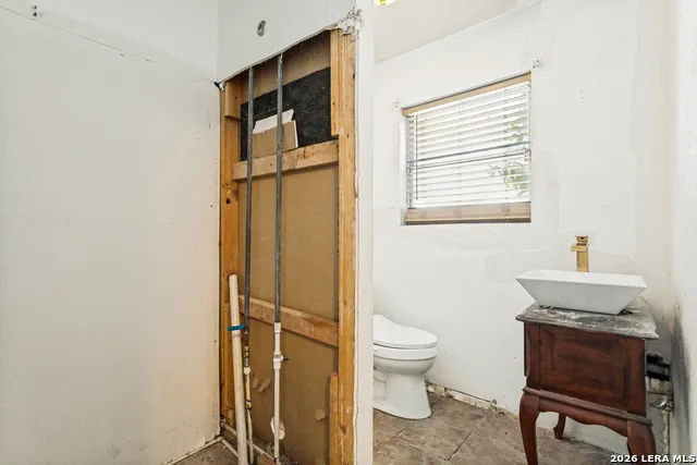 247 Edna San Antonio, TX 78220
