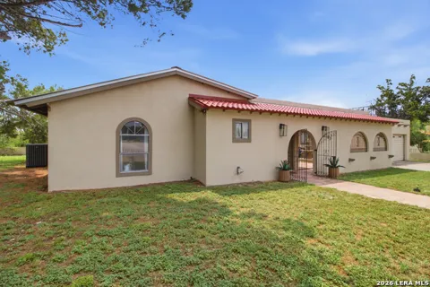 7 LA MOTTE ST