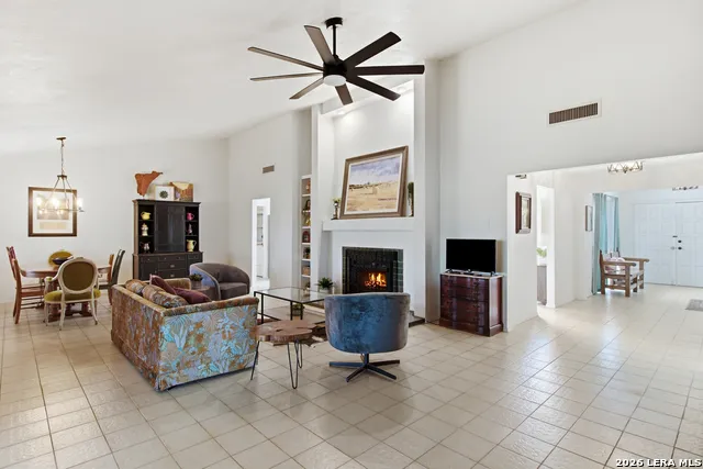 7 LA MOTTE ST Brackettville, TX 78832