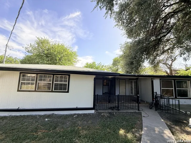 103 GREENHAVEN DR San Antonio, TX 78201