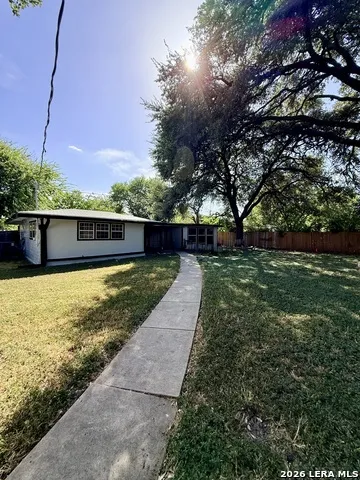 103 GREENHAVEN DR San Antonio, TX 78201