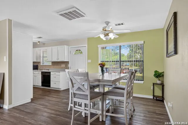 325 WENDY LN Seguin, TX 78155