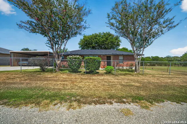 325 WENDY LN Seguin, TX 78155