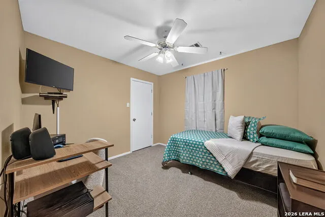 325 WENDY LN Seguin, TX 78155
