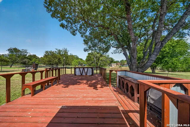 325 WENDY LN Seguin, TX 78155