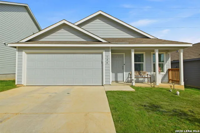 124 Wood Moss Floresville, TX 78114