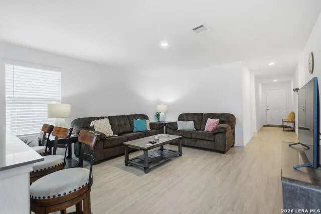 124 Wood Moss Floresville, TX 78114