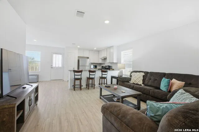 124 Wood Moss Floresville, TX 78114