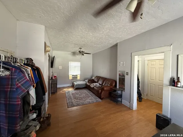 11865 Briggs Atascosa, TX 78002