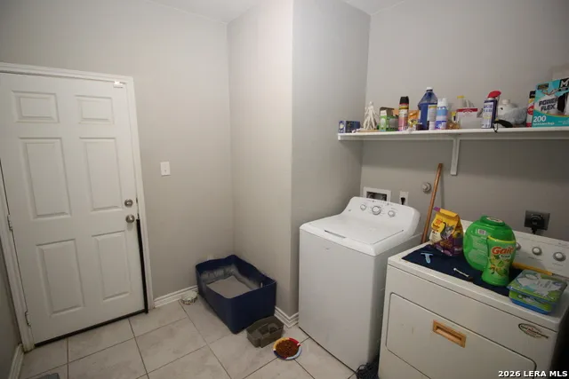 109 ANCHOR BLF Universal City, TX 78148