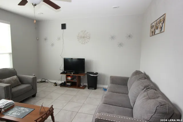 109 ANCHOR BLF Universal City, TX 78148