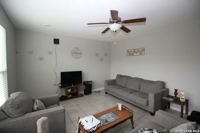 109 ANCHOR BLF Universal City, TX 78148