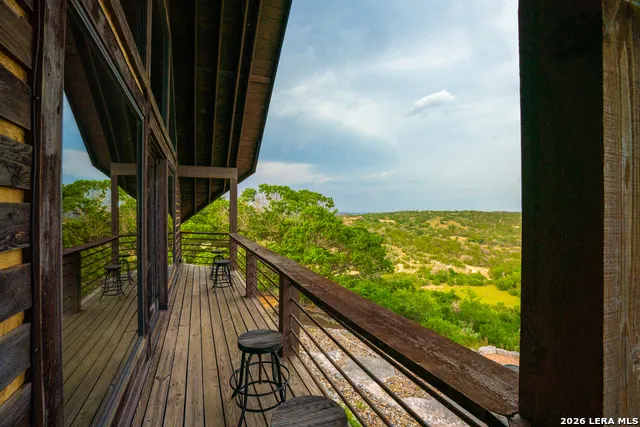 225 Valley View Dr Comfort, TX 78013