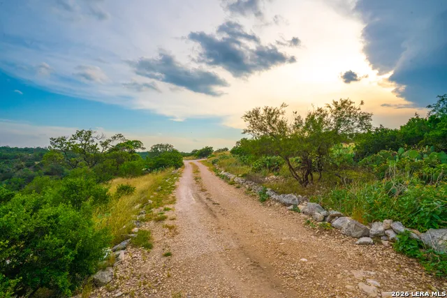 225 Valley View Dr Comfort, TX 78013