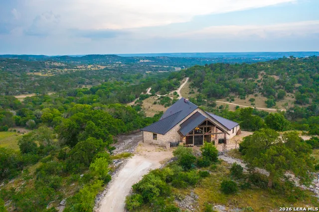 225 Valley View Dr Comfort, TX 78013