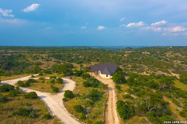 225 Valley View Dr Comfort, TX 78013