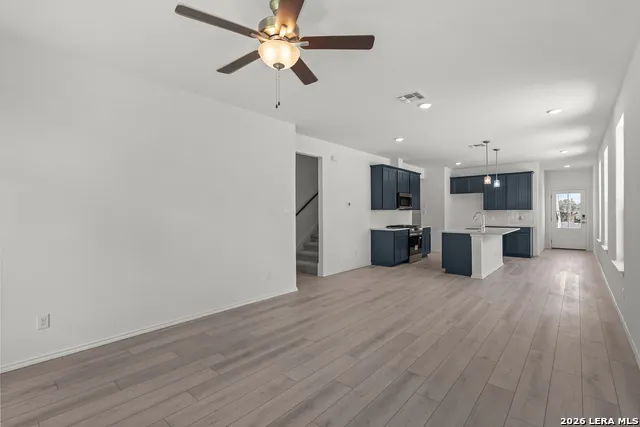 1018 West 1604 North Unit 205 San Antonio, TX 78251