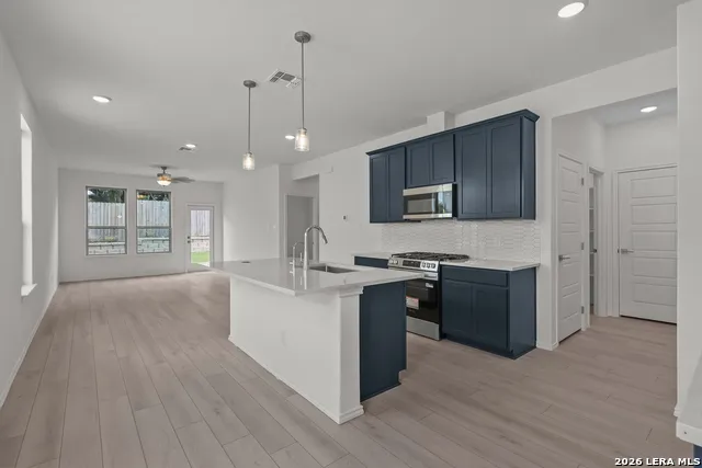 1018 West 1604 North Unit 205 San Antonio, TX 78251