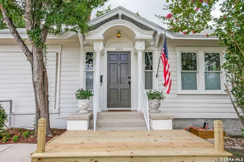 206 Claremont