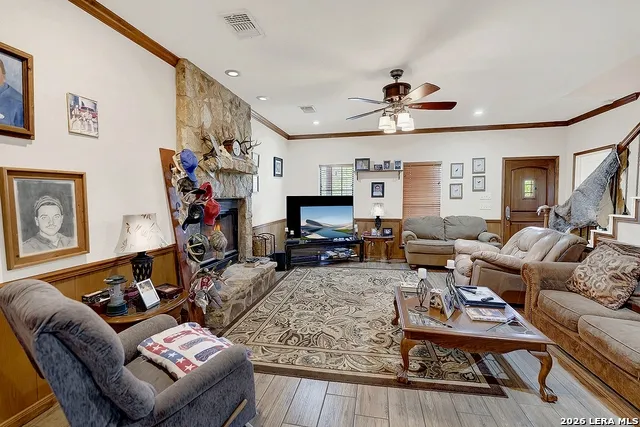 3283 Hartfield La Vernia, TX 78121
