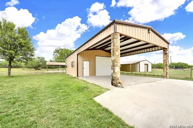3283 Hartfield La Vernia, TX 78121