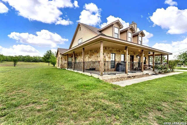 3283 Hartfield La Vernia, TX 78121