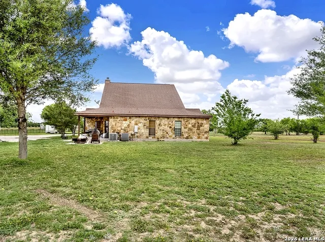 3283 Hartfield La Vernia, TX 78121