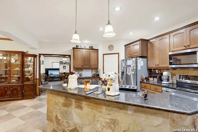 3283 Hartfield La Vernia, TX 78121