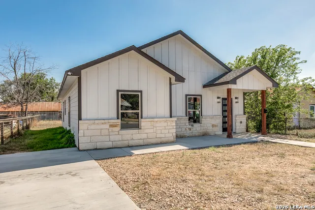 237 Avenue D Poteet, TX 78065
