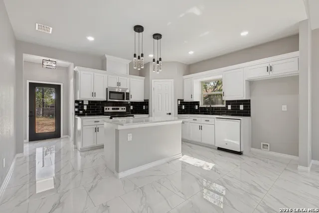 237 Avenue D Poteet, TX 78065