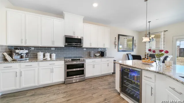 350 Colonial Blf Universal City, TX 78148