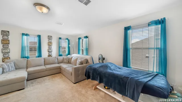 350 Colonial Blf Universal City, TX 78148