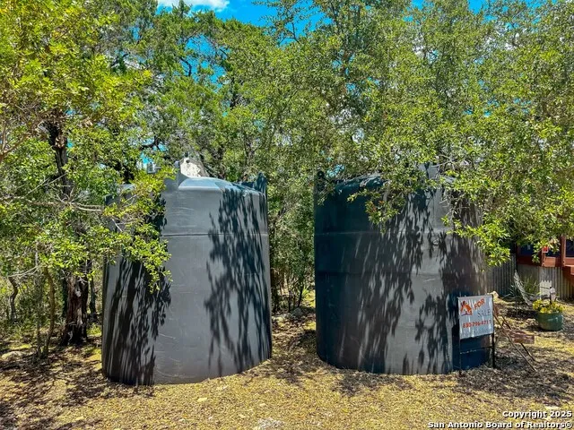 810 12th Lakehills, TX 78063