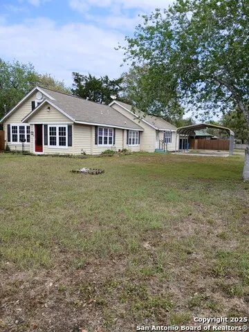 1402 Tyler Beeville, TX 78012