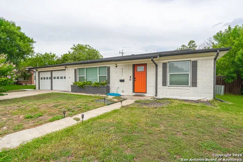 371 Sprucewood Ln