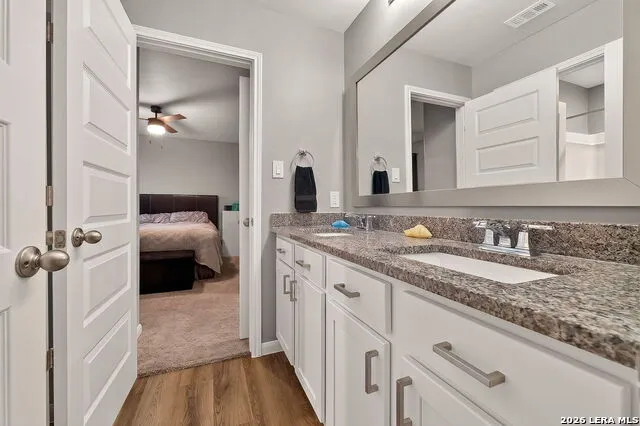 13023 Red Elks Lks St Hedwig, TX 78152
