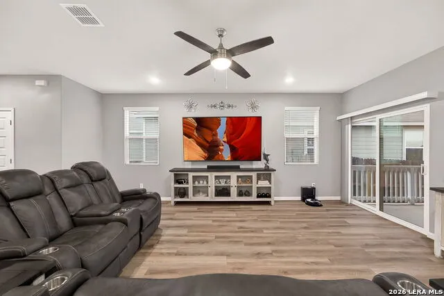 13023 Red Elks Lks St Hedwig, TX 78152