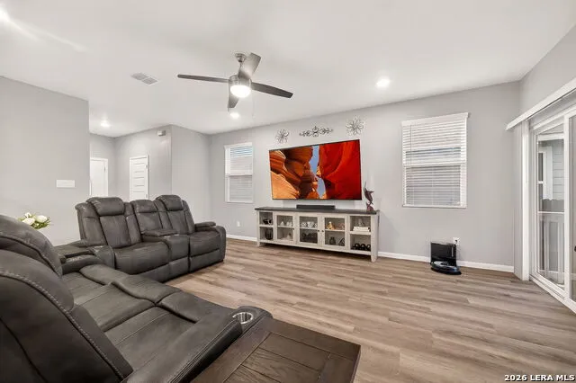 13023 Red Elks Lks St Hedwig, TX 78152
